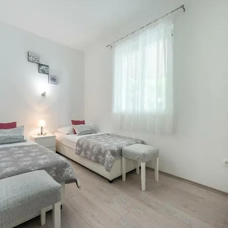 Kissy Buici (Dalmatia)