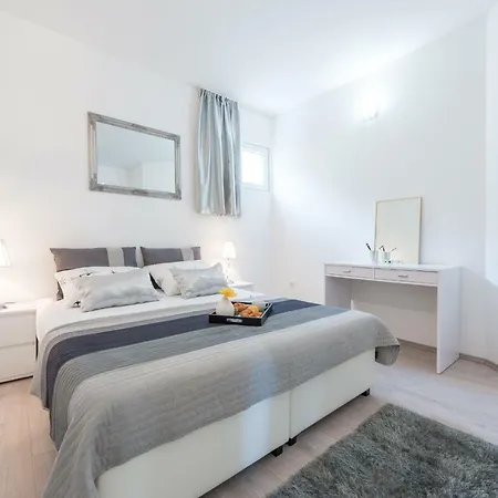 Kissy Апартаменты Buici (Dalmatia)